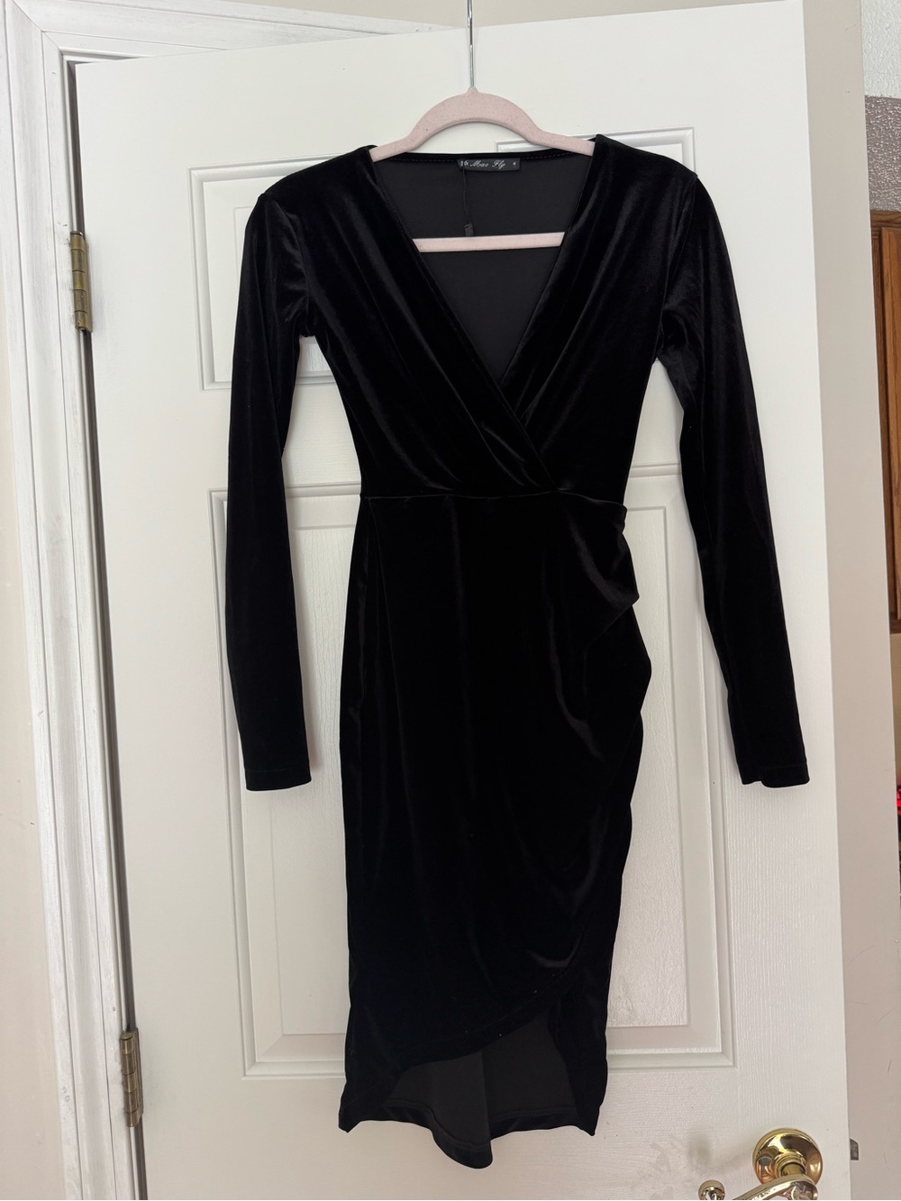 Local European Black Velvet Long Sleeve Wrap Dress